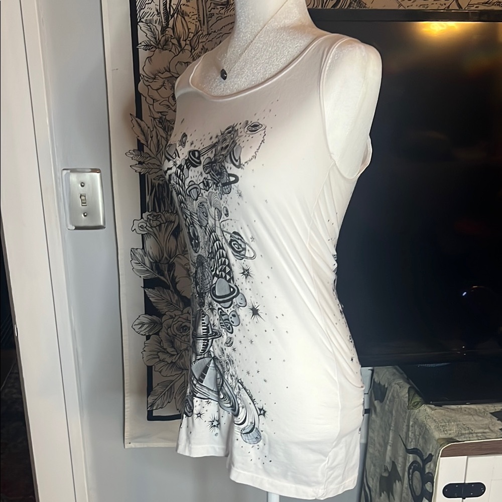 Lauren Moshi Black and White Graphic Sleeveless Tank Top - Picture 2 of 5